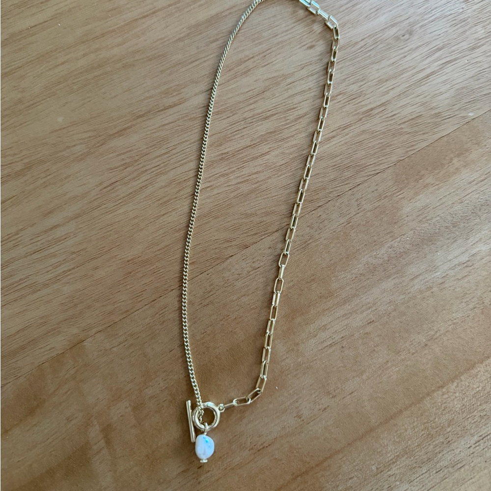 Kate Spade gold and pearl short necklace